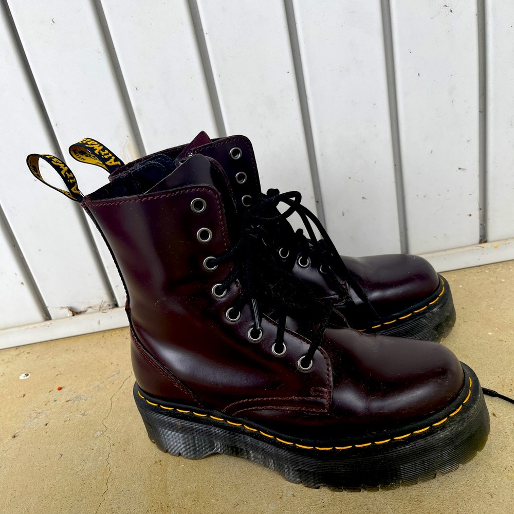 Dr. Martens Platform Boots Size 7 Women’s